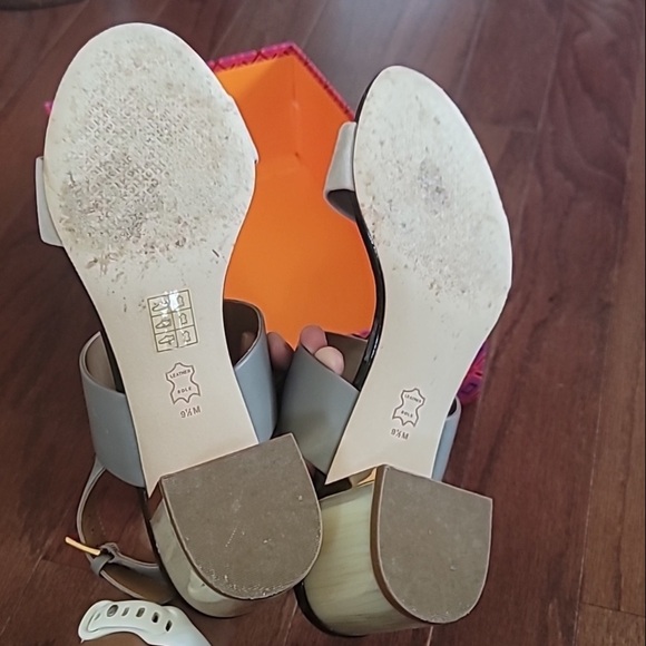 Tory Burch Size 9.5 55mm Gigi Gray Heron/Light Taupe Sandals 57224 - Picture 6 of 7